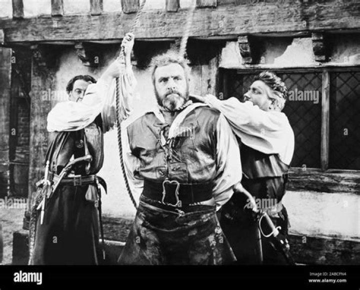 How tall is Andrew Keir