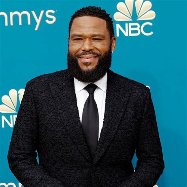 How tall is Anthony Anderson