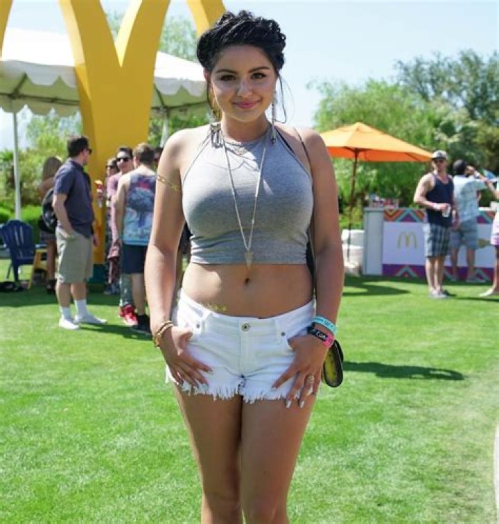 How tall is Ariel Winter
