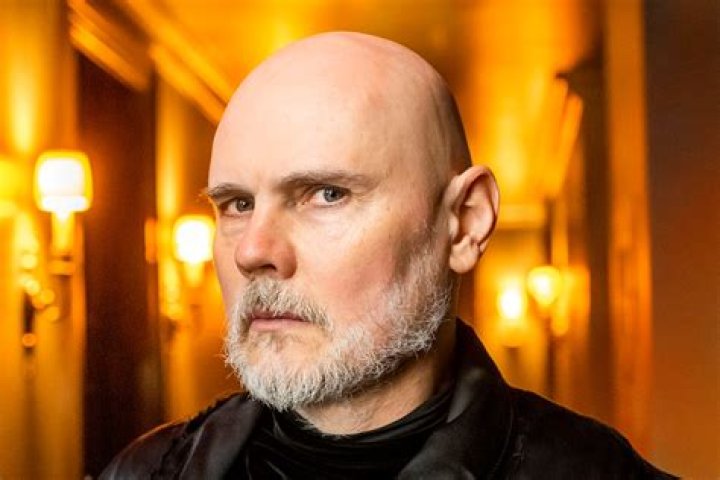 How tall is Billy Corgan