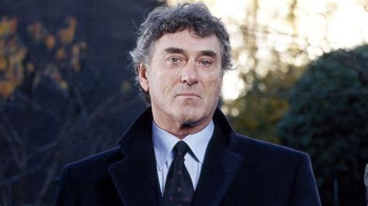 How tall is Billy Murray