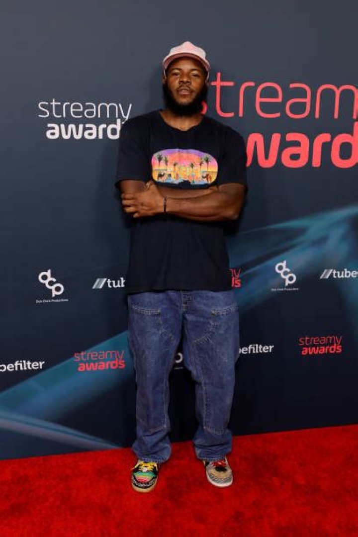 Chrisnxtdoor Net Worth, Age, Girlfriend, Family, Biography & More