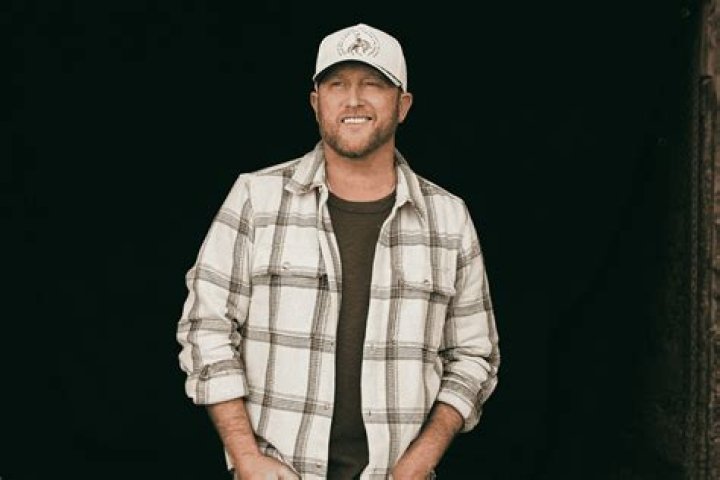 Who is Cole Swindell Wife? Net Worth, Height.