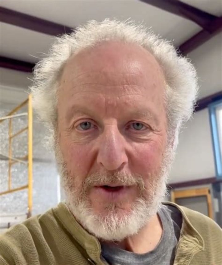How tall is Daniel Stern