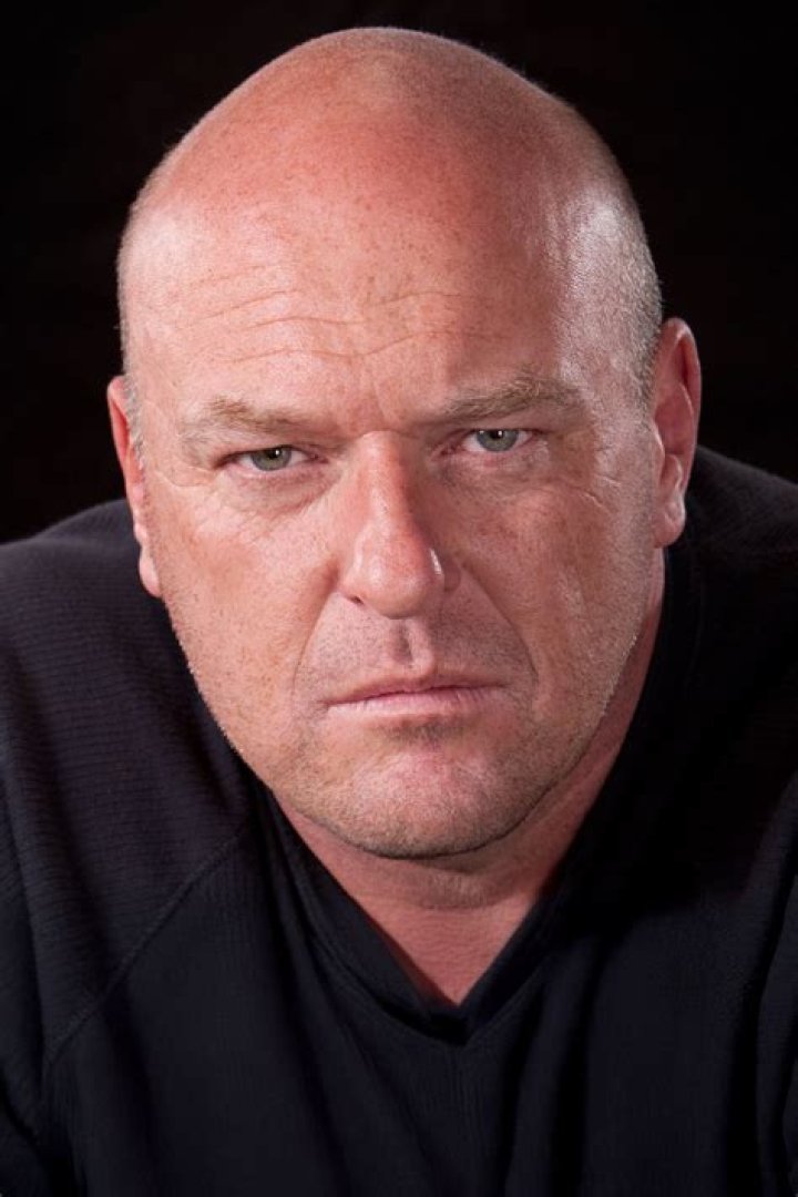 How tall is Dean Norris