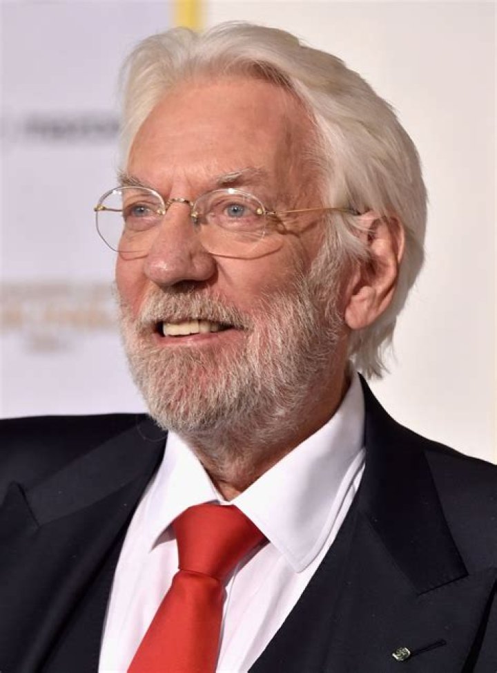 How tall is Donald Sutherland