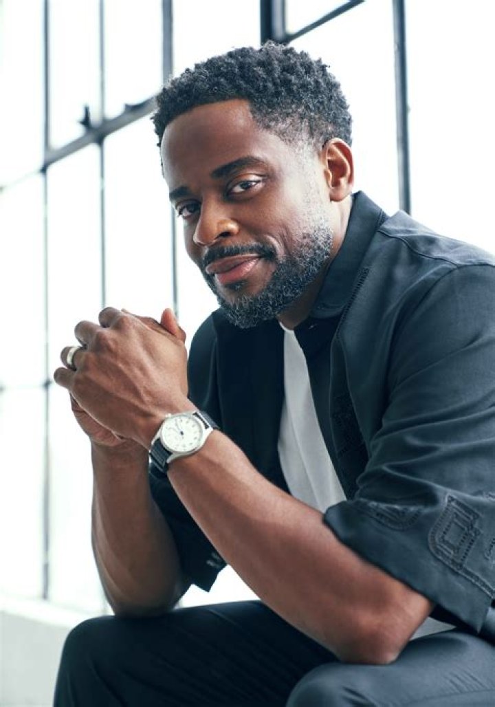 How tall is Dule Hill