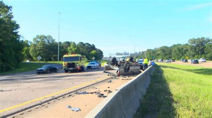 
I-55 accident today: Highway closed after a large crash in southern Illinois 