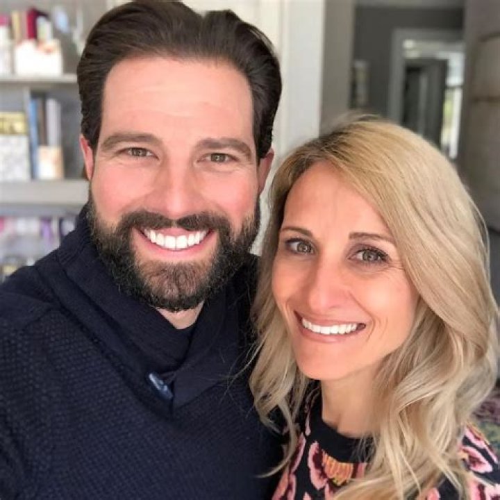 Is Scott McGillivray married?