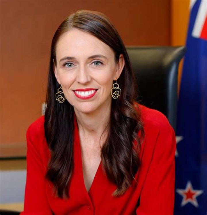 How tall is Jacinda Ardern