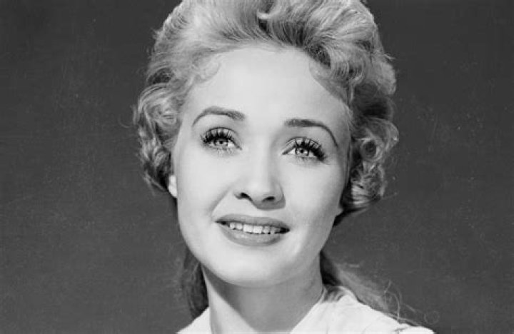 How tall is Jane Powell