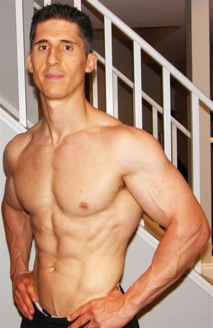 How tall is Jeff Cavaliere