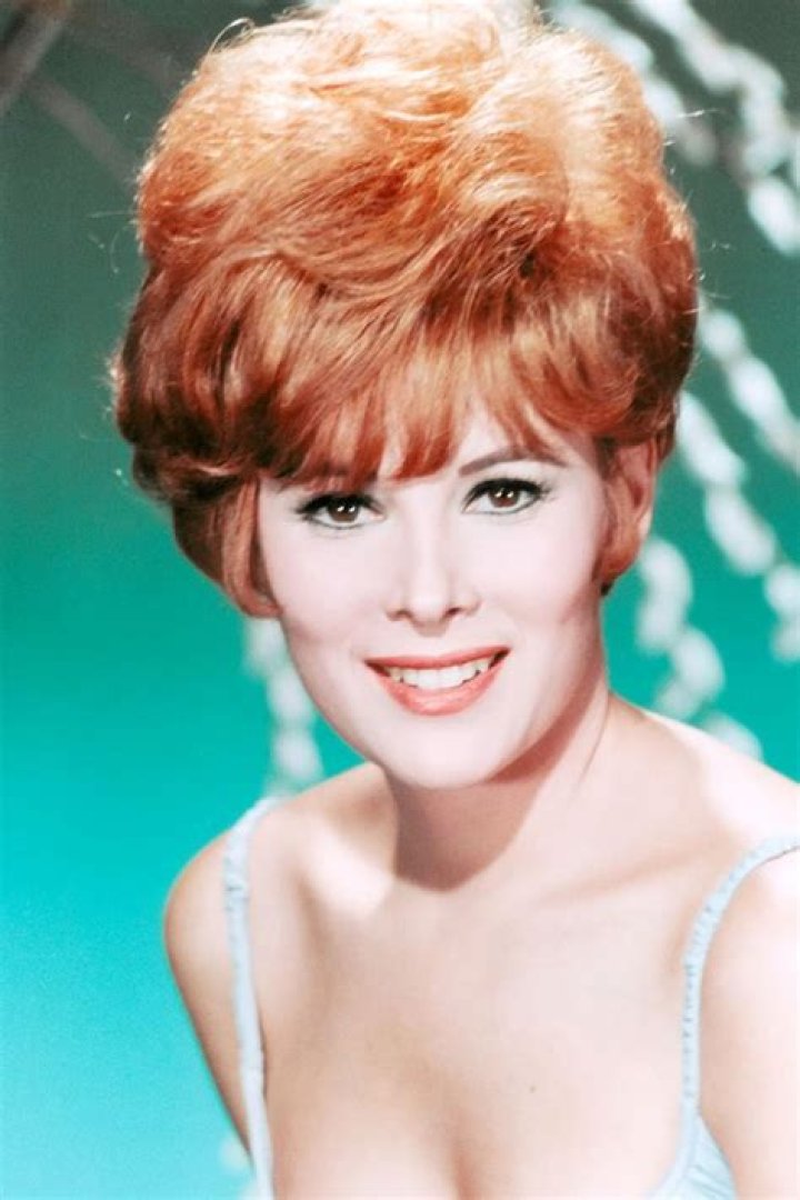 How tall is Jill St. John