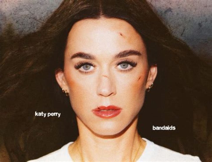 How tall is Katy Perry