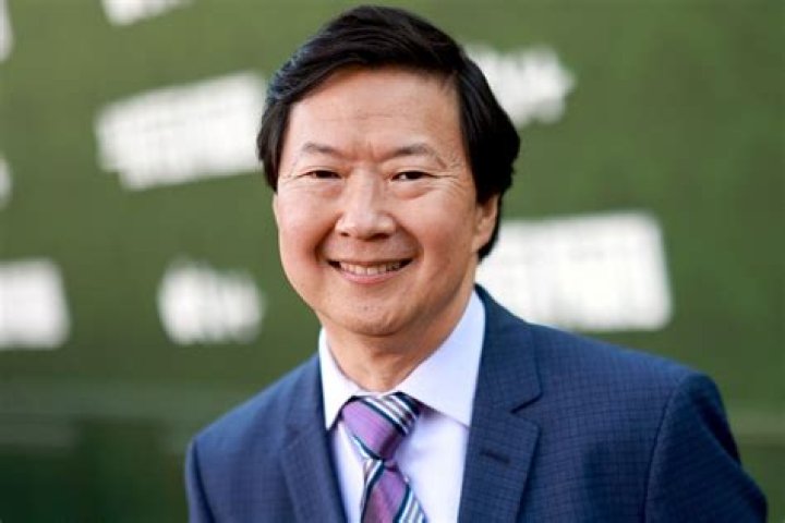 How tall is Ken Jeong