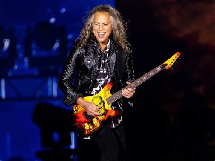 How tall is Kirk Hammett