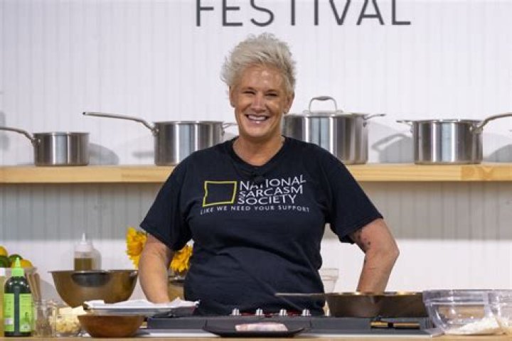 Koren Grieveson and Anne Burrell Called Off Their Wedding – Celebsgraphy