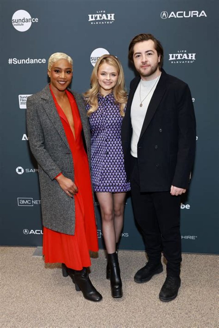 Kylie Rogers Net Worth, Age, Height, Wife