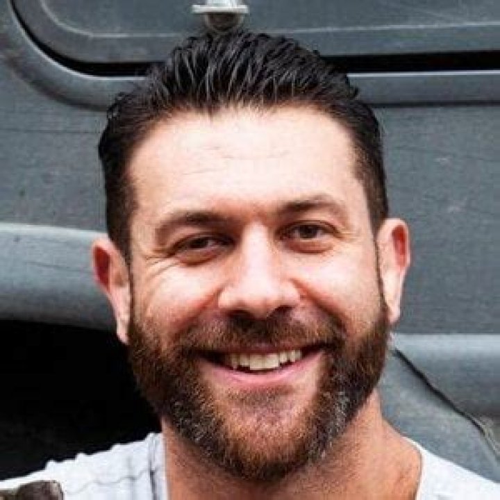 Lee Asher Age, Wife, Bio, House, Dogs, and Net Worth