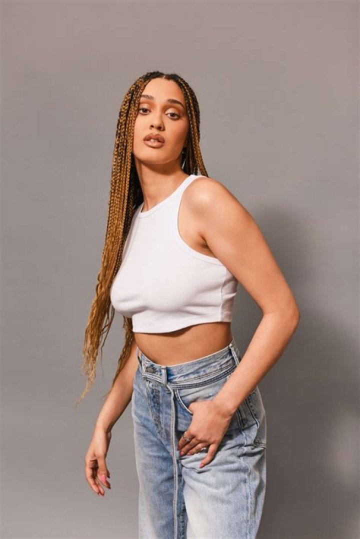 How tall is Lee Rodriguez