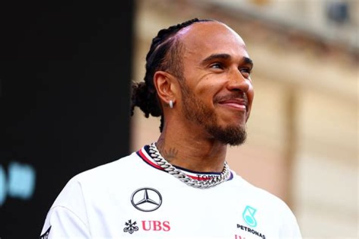 How tall is Lewis Hamilton