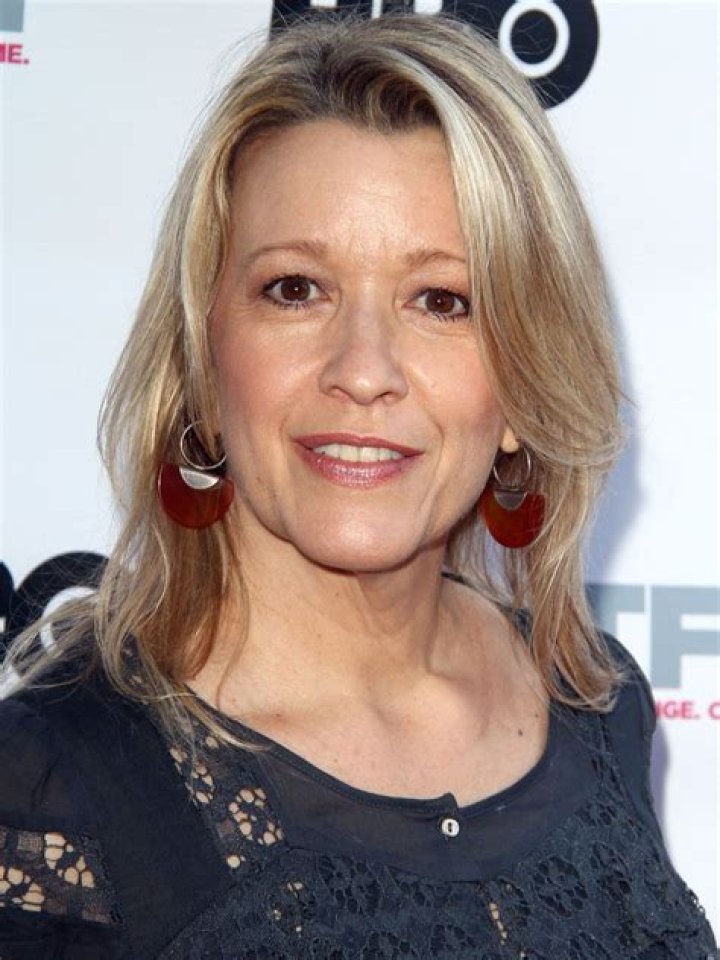 Linda Emond – Celebsgraphy