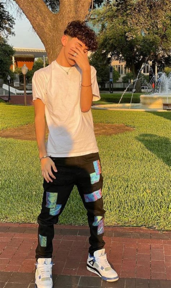 Marc Gomez Bio | Age, Wiki, Net worth, Height, Girlfriend|