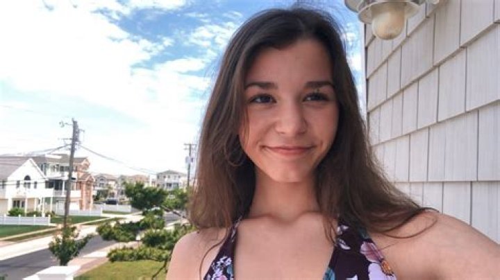 Nikki Woods – Celebsgraphy