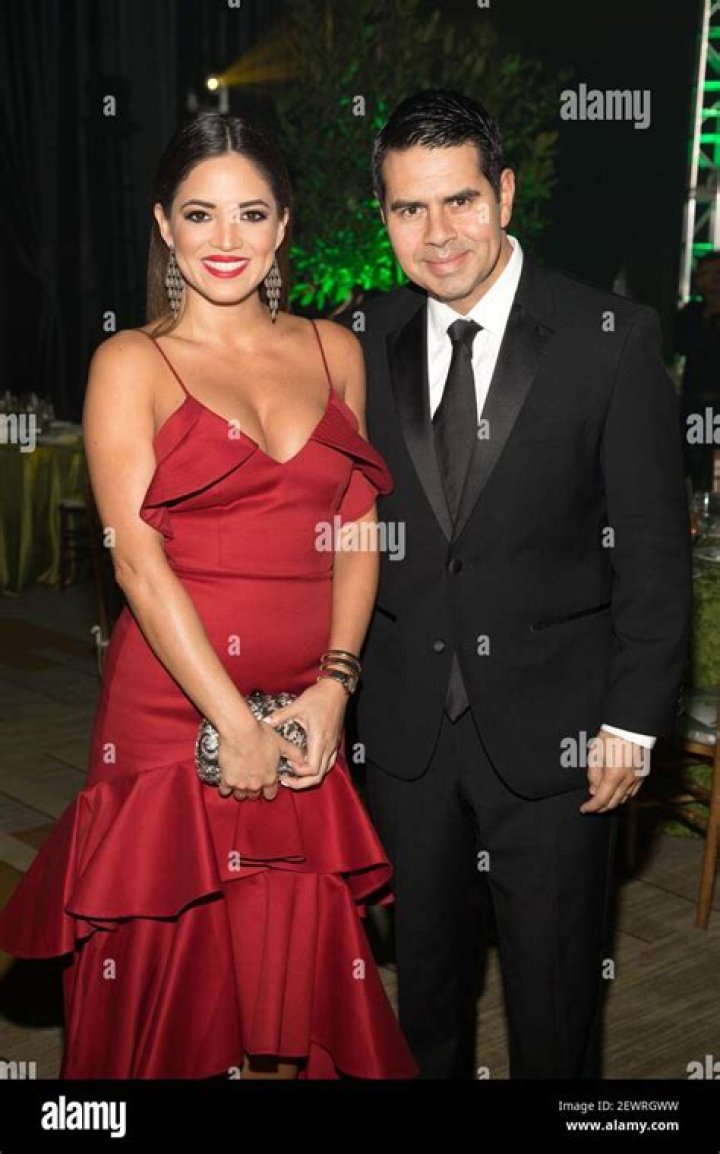 How tall is Pamela Silva Conde