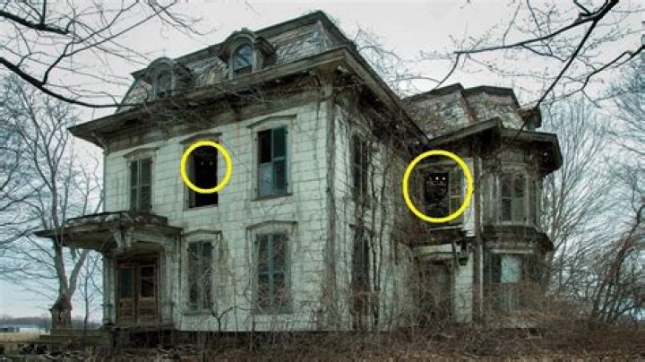 9 Real Haunted Houses In America And The Chilling Stories Behind Them