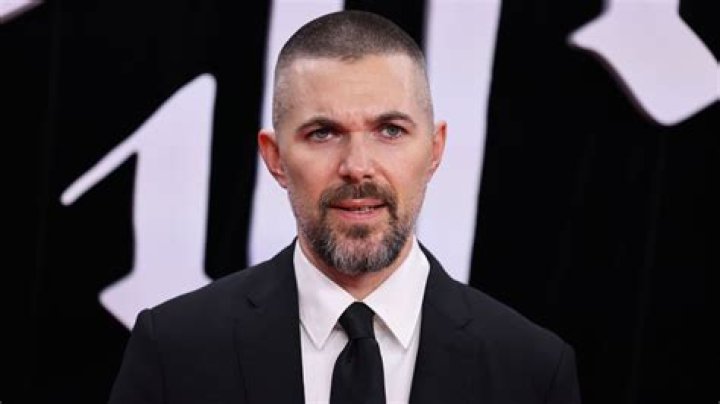 How tall is Robert Eggers