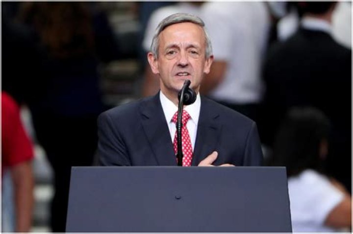 Robert Jeffress Net Worth, Bio, Age, Height, Career