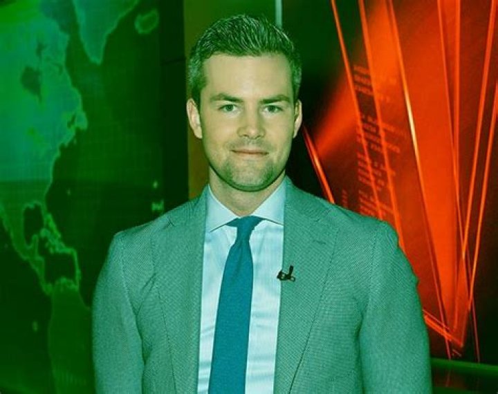 Ryan Serhant Net Worth: How Much is Ryan Searhant Worth in 2019? (2022)