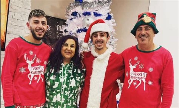 Sana Awadis (Mama Rug) Age