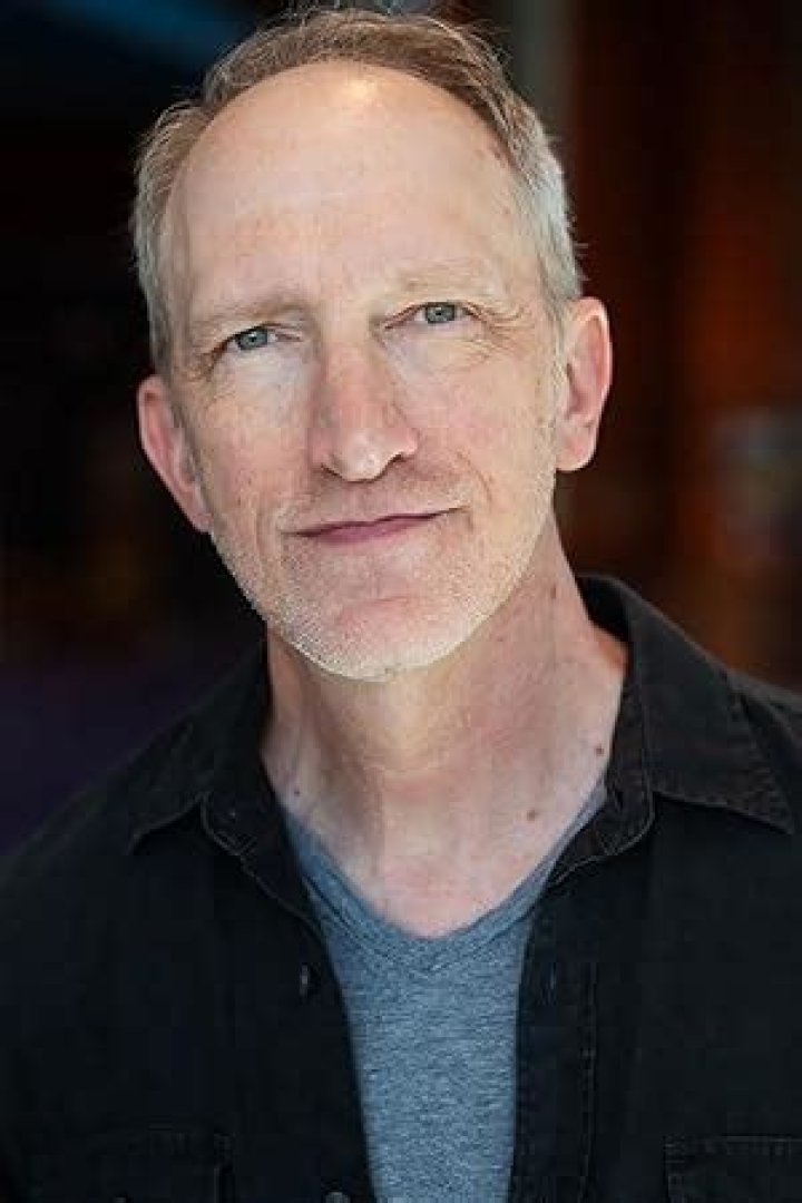 How tall is Tim Parati