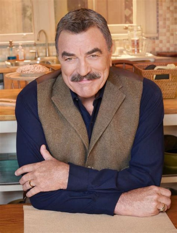 How tall is Tom Selleck