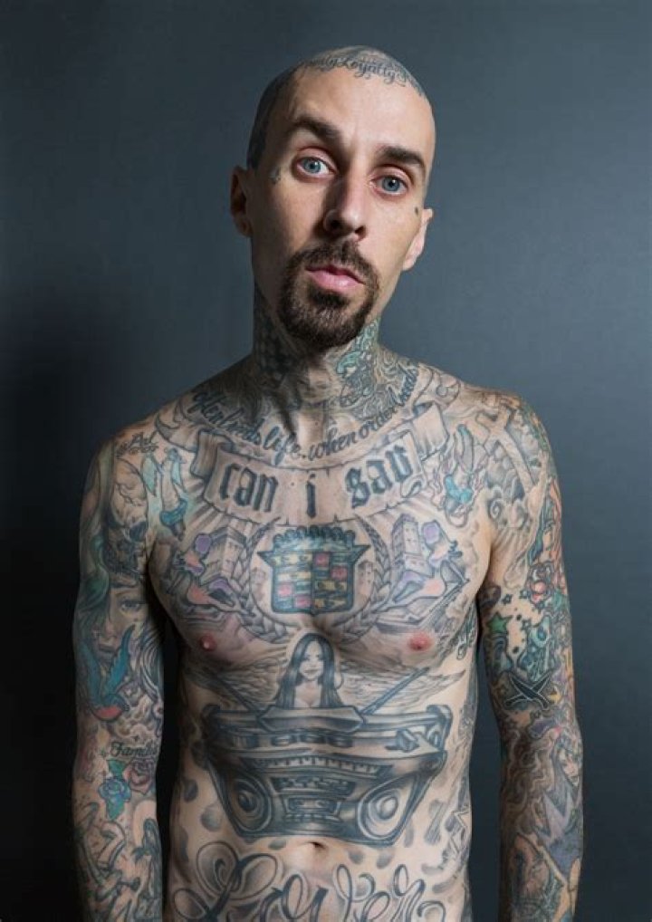 How tall is Travis Barker