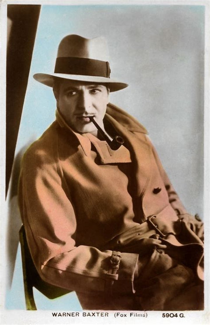 How tall was Warner Baxter